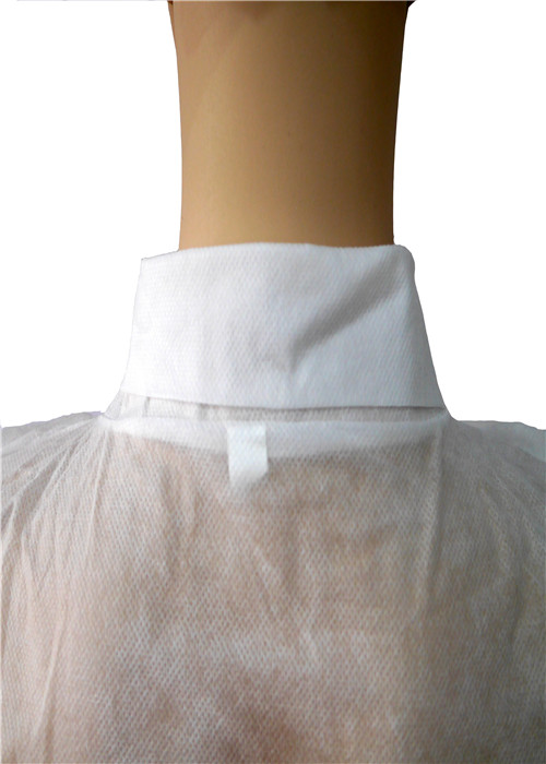 Comfortable Disposable Lab Gowns , Disposable Hazmat Suit White With 3 Pockets
