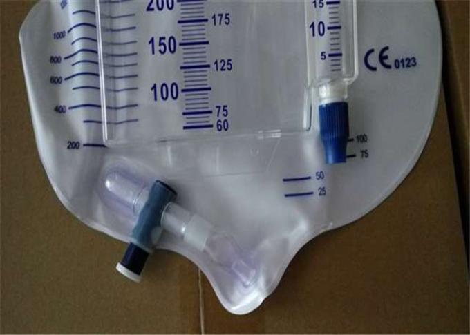 2 Chambers Disposable Urine Bags , Urinary Incontinence Bags With Screw Cross Valve